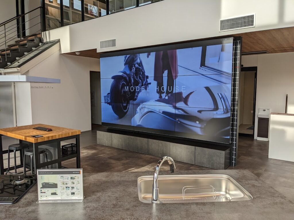 showroom-multi-display3_img | ヤマトサイネージ ショールームのマルチディスプレイ