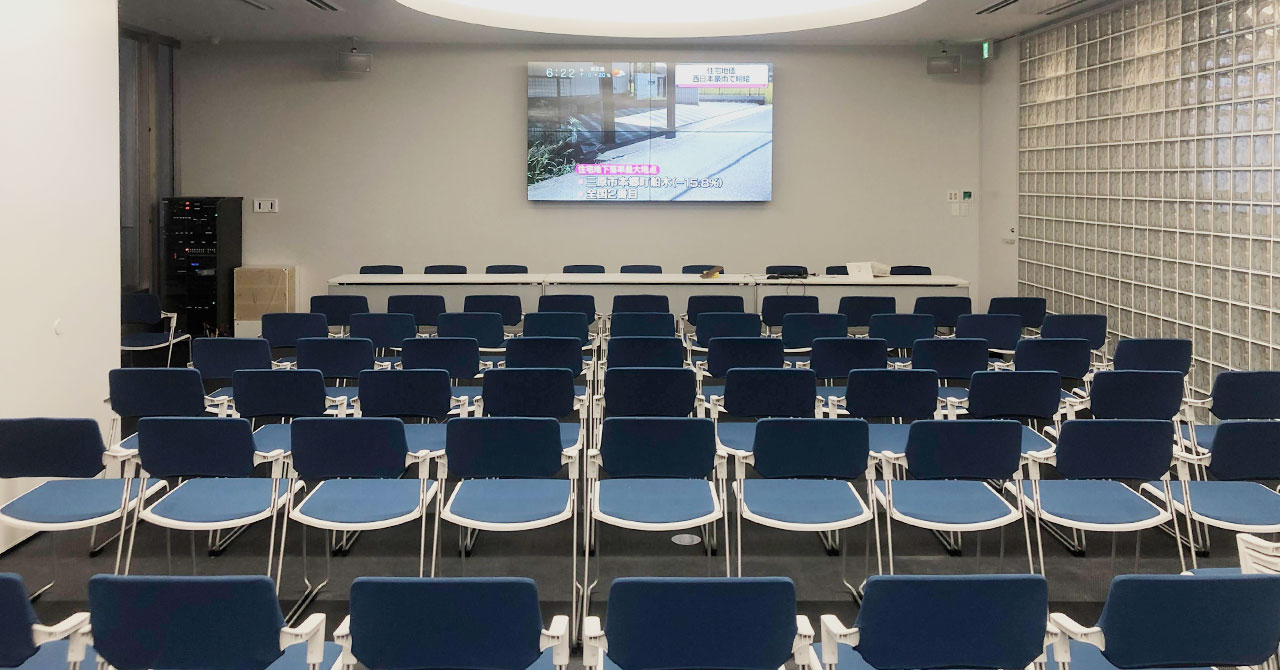 conference-room-multi-display3_img | ヤマトサイネージ 中会議室のマルチディスプレイ