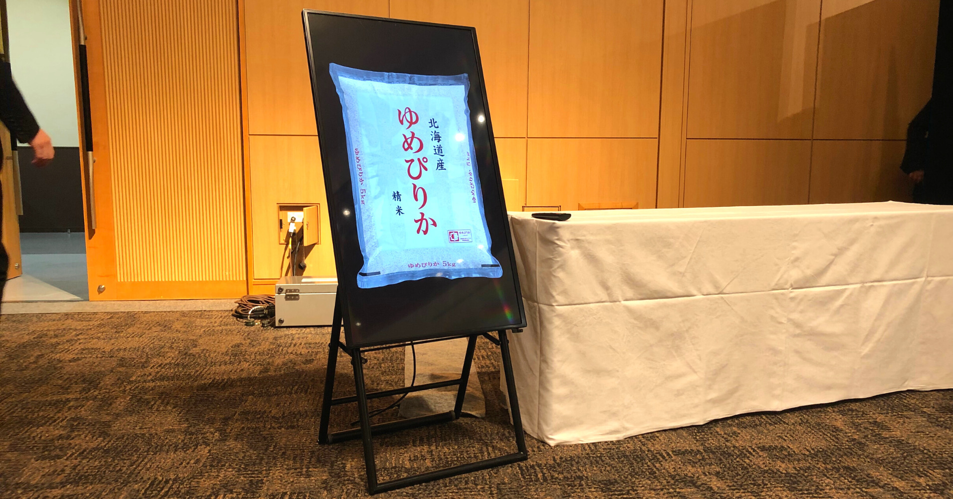 スタンドアロン型デジタルサイネージとは | ヤマトサイネージ