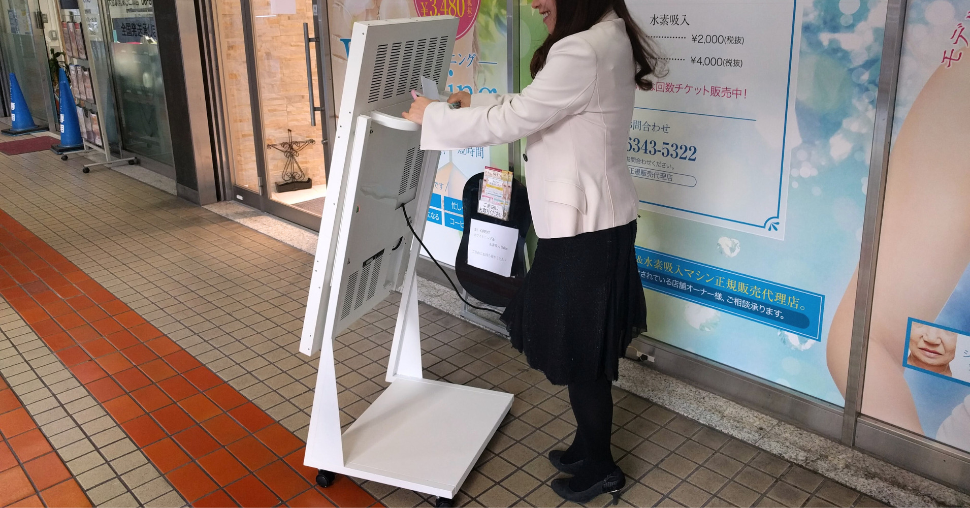 スタンドアロン型デジタルサイネージとは | ヤマトサイネージ