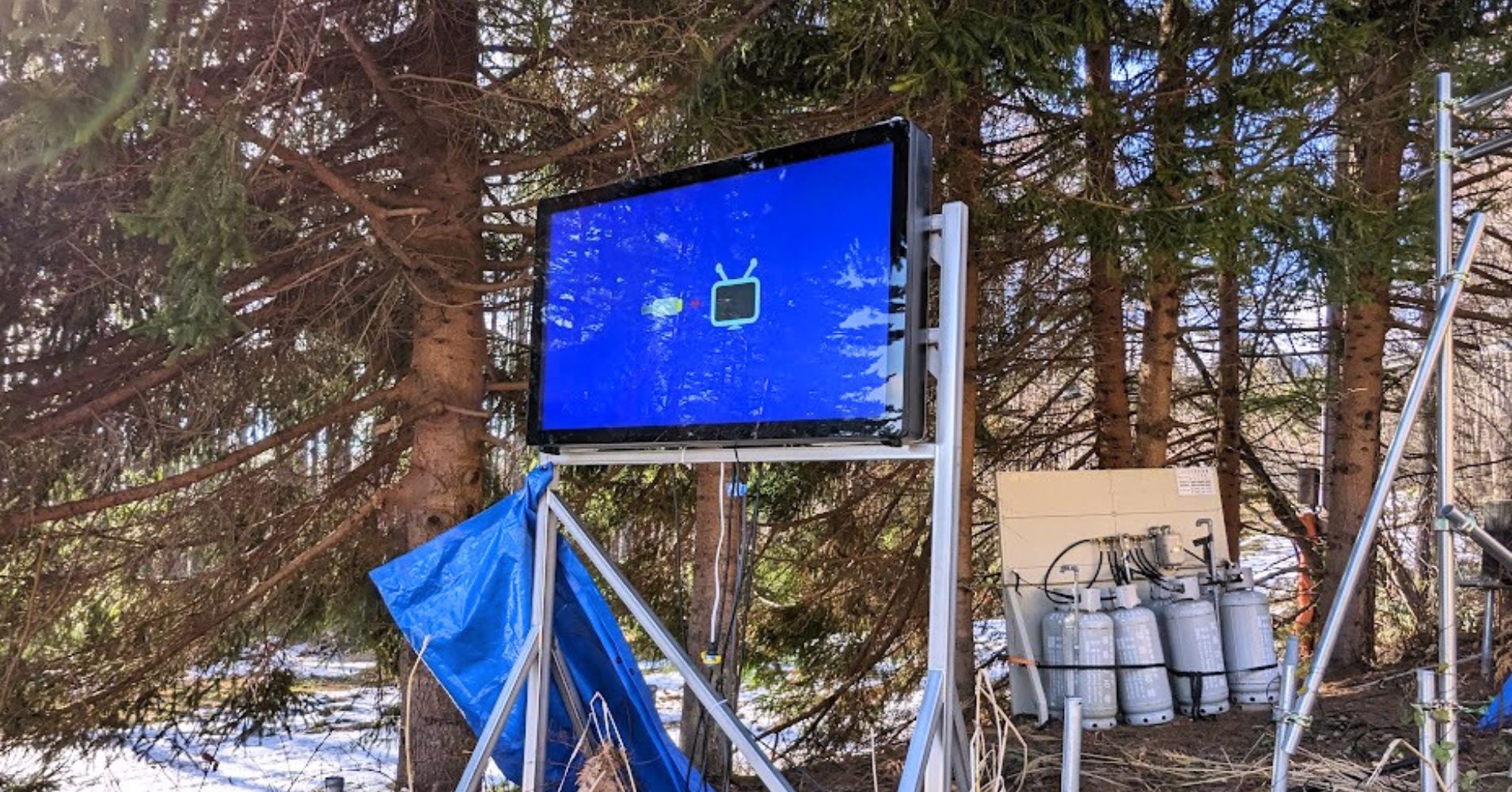 3000カンデラの屋外液晶デジタルサイネージ | ヤマトサイネージ 3000カンデラの屋外液晶デジタルサイネージ