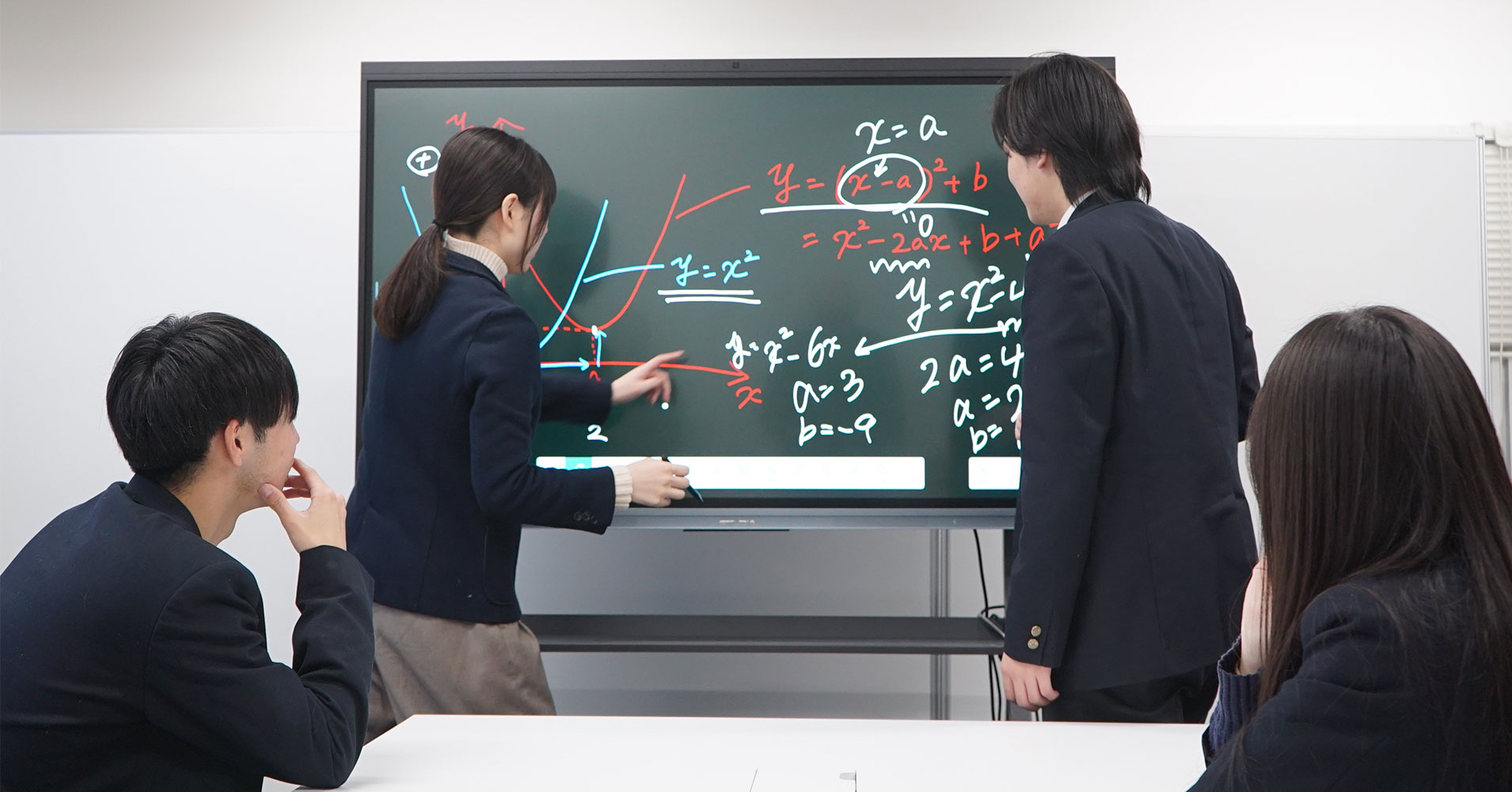 電子黒板教育現場で使用 | ヤマトサイネージ 電子黒板教育現場で使用